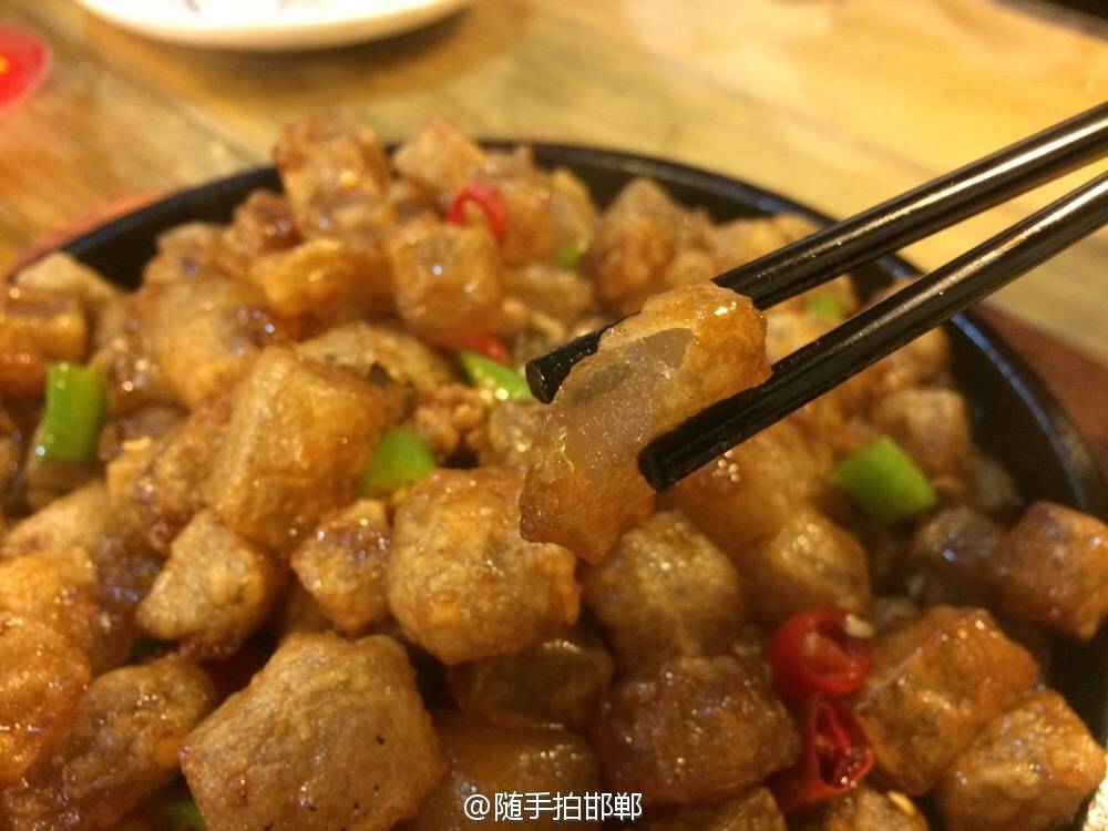 邯郸滏西大街上这家店一般晚上8点后就不要去了！因为没的吃了啊