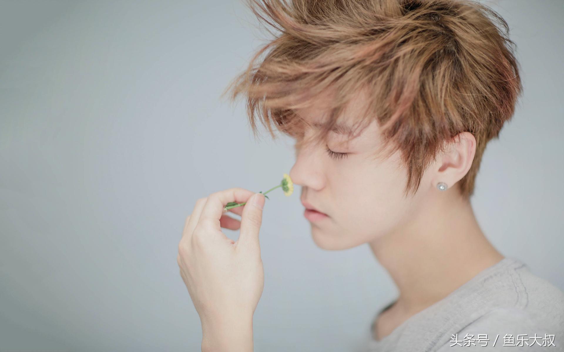 鹿晗西装图片手机壁纸,鹿晗最好看的一张图片