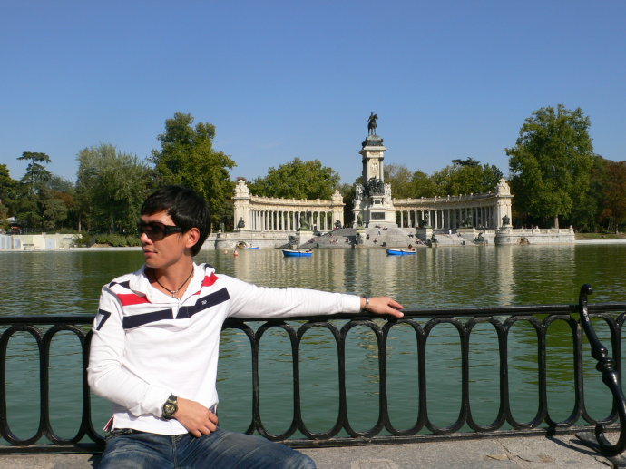 马德里不可思议镜面,马德里不可思议卡点