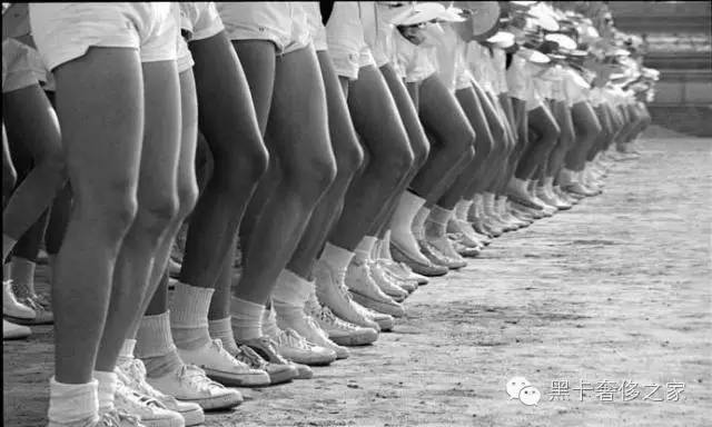 那个年代没有YSL，我们也很时髦