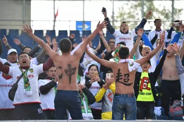 土帅也疯狂！他率平民队顺利冲超曾力阻天津权健！