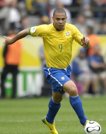 盘点十大足坛明星,C罗竟然未进前三