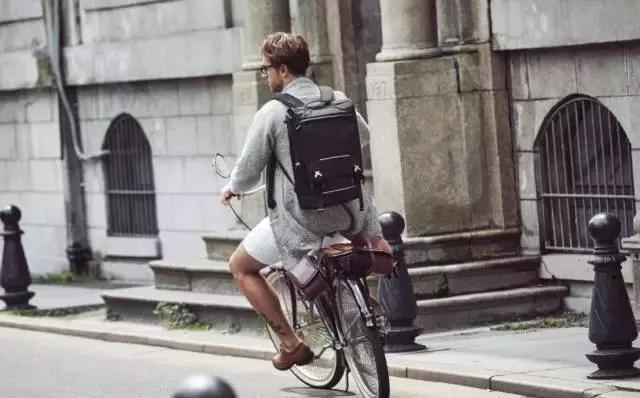 逛大街不想撞包？试试这些小众又时髦的双肩包！