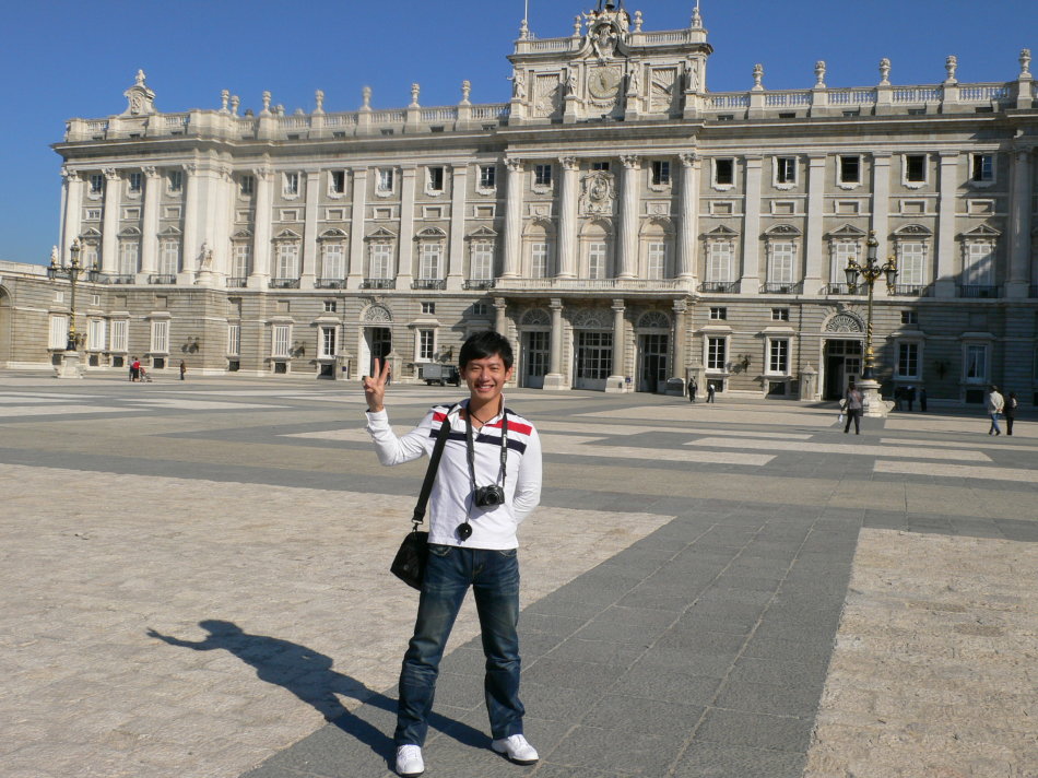 马德里不可思议镜面,马德里不可思议卡点