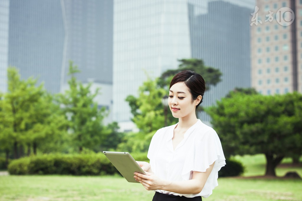 小说：萧成阳伤后梦到后世坎坷人生，苏醒后避开大坑走上腾达之路