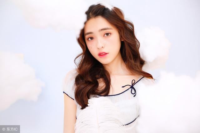 小说：小伙收服美女，下一刻，一起去找吃过屎的富二代