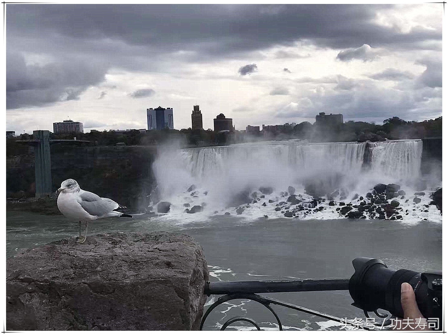 典雅童话小镇·偶遇-萧伯纳「加拿大」by左岸