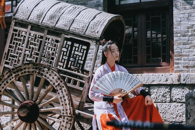 椴滆。鎬掗┈灏戝勾閮庡啿鍐犱竴鎬掍负绾㈤,椴滆。鎬掗┈灏戝勾鏃朵竴澶滆笍閬嶉暱瀹夎姳