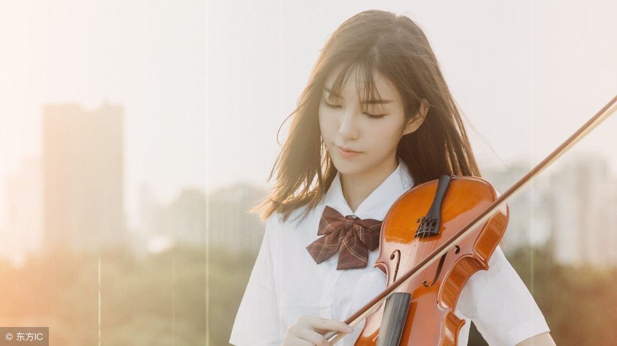 小说：重生八零农村，家里太穷，哥哥断腿没钱治，她想做小吃挣钱