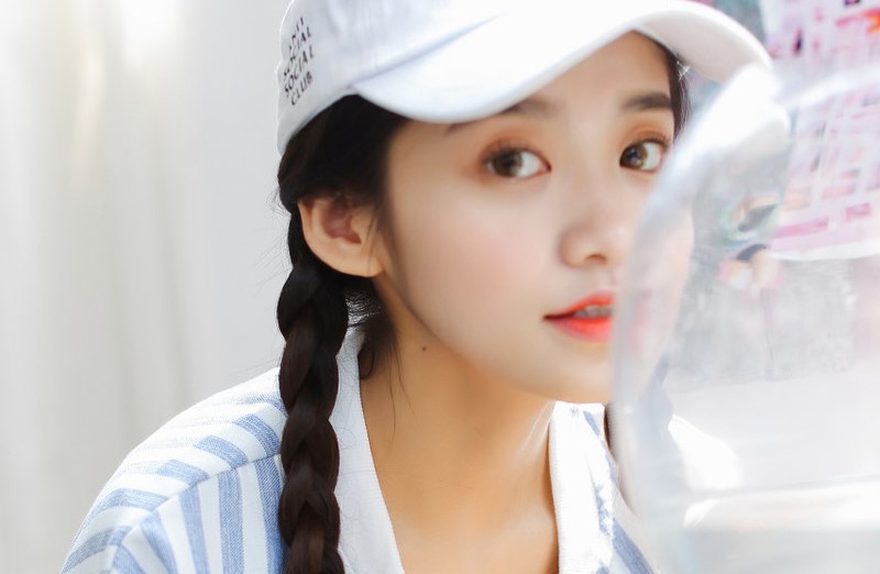 小说：女神老师，不仅是他的辅导员，还是他的未婚妻