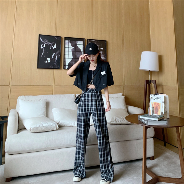 比裙子还要好看的裤子套装,流行款格子裤怎么搭配