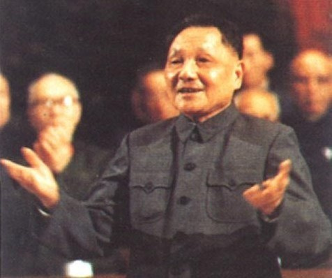 上将张震，78岁时要退休，*小平邓**：比我小10岁，还可以再干一届