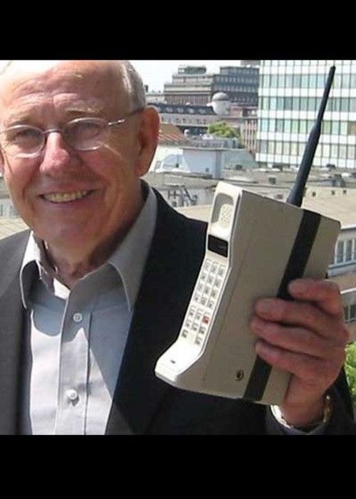 中国第一个使用手机的人，当年花了2万元，手机号与如今大不相同