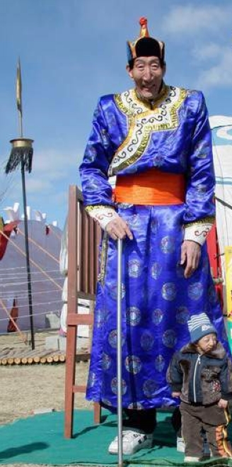 巨人鲍喜顺老婆身高,巨人鲍喜顺的妻子儿子现在有多高