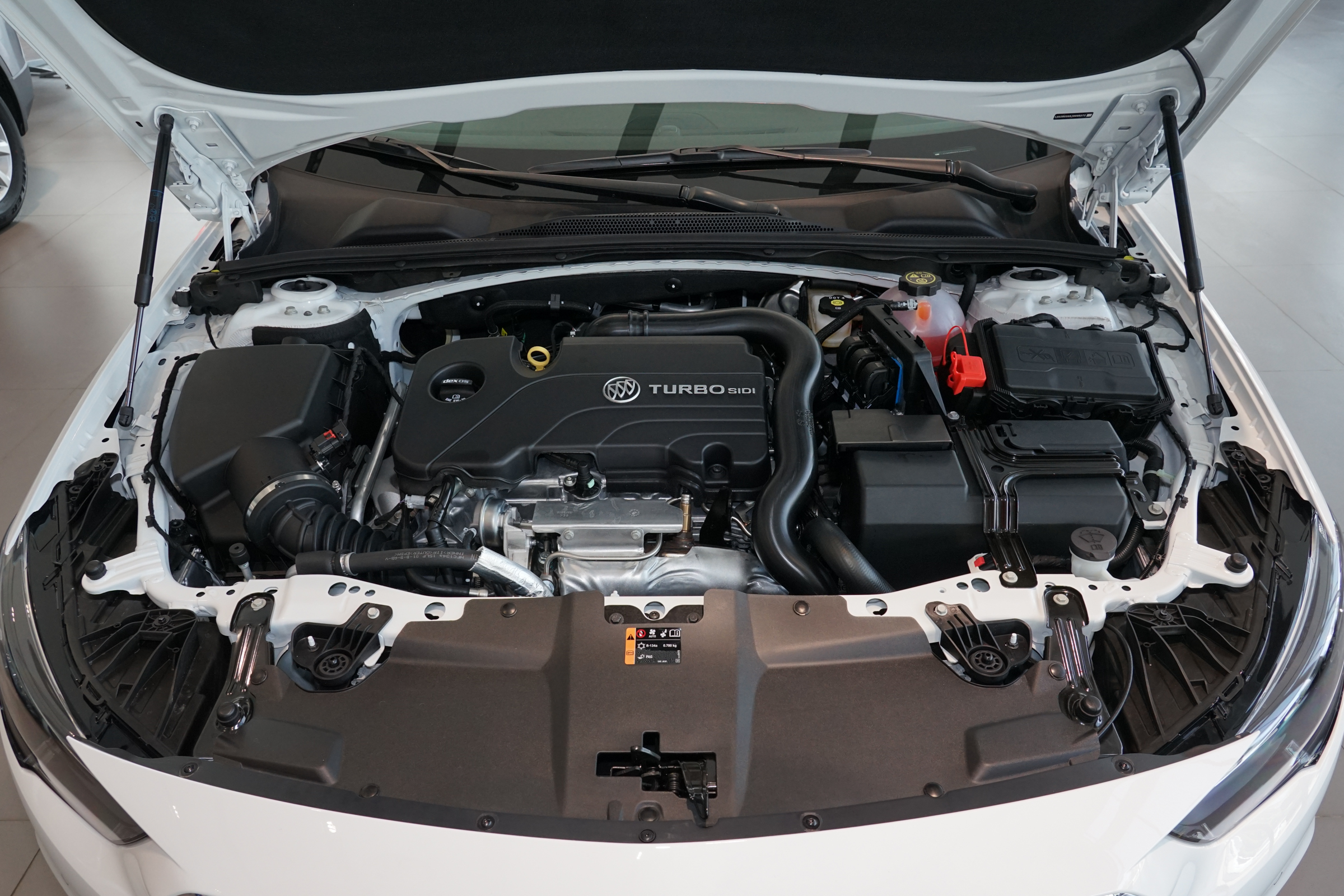 别克君威显示发动机过热空调关闭,君威发动机过热空调关闭什么原因