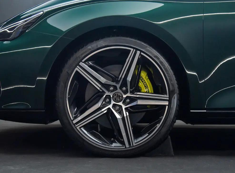 新款名爵71.5t到底值不值得买,新款名爵7是全铝车身吗