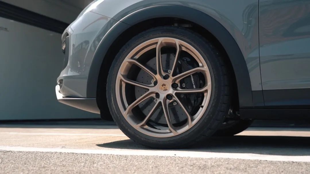 保时捷地表最强suv,纽北最速suv保时捷卡宴turbogt