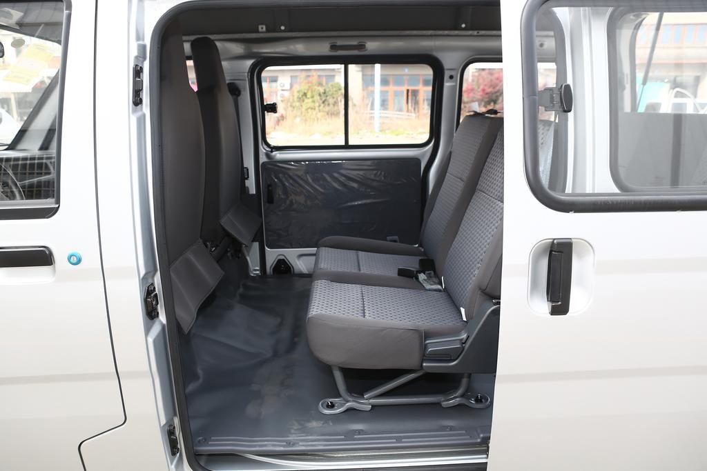 五菱之光2座封闭式2019款,五菱之光2020用车体验