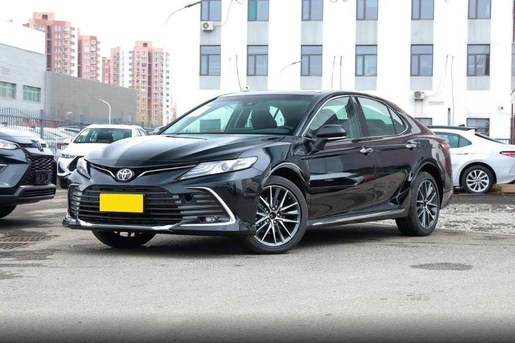 新款丰田凯美瑞售17.98万起,全新丰田凯美瑞上市售17.98万元起