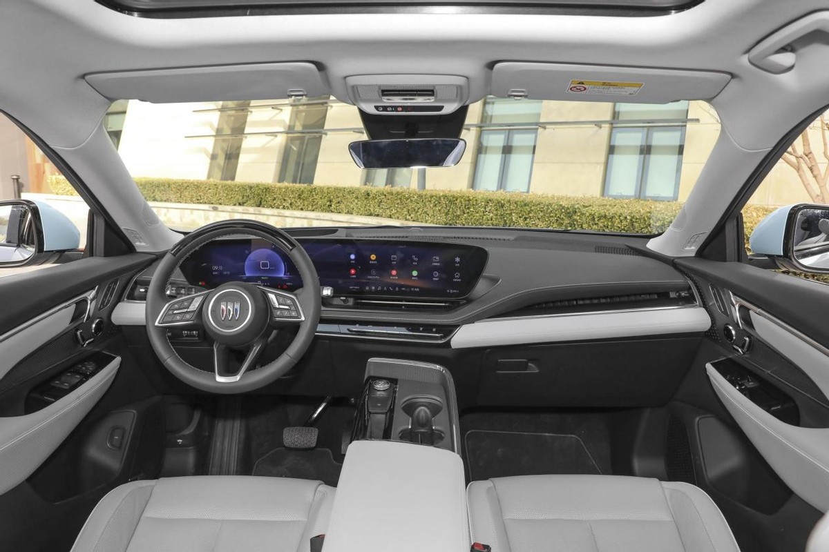 20.89万元起售，整车造型时尚，定位中大型SUV，别克E5上市