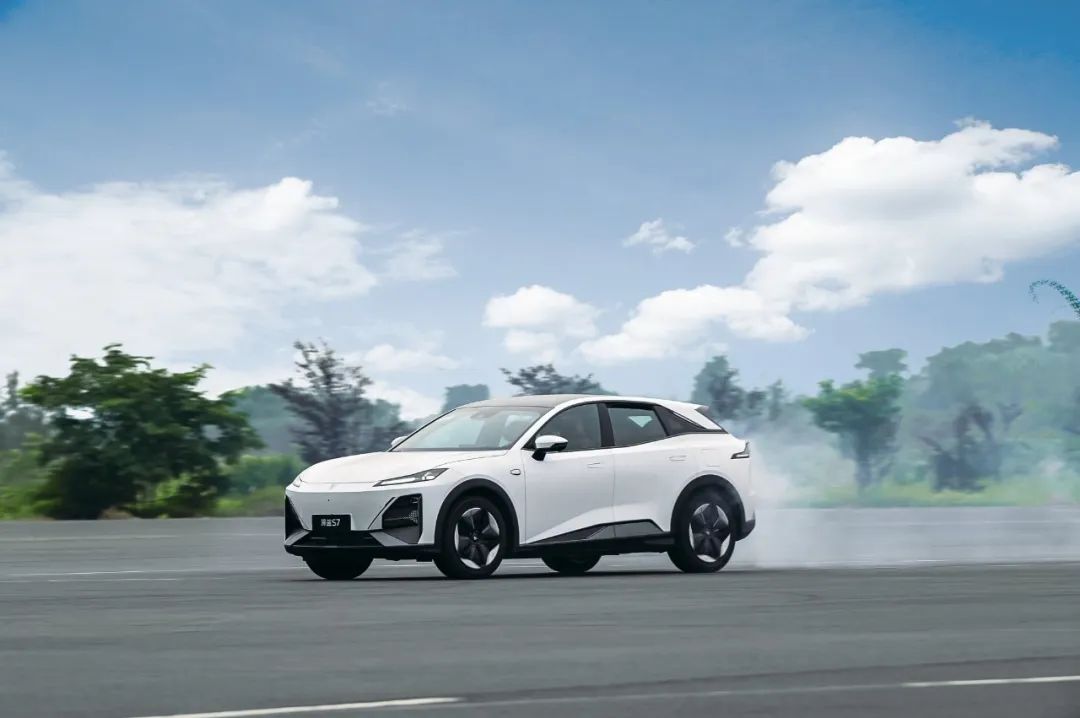 深蓝s7对比宋混动,长安深蓝s7增程版与宋plus