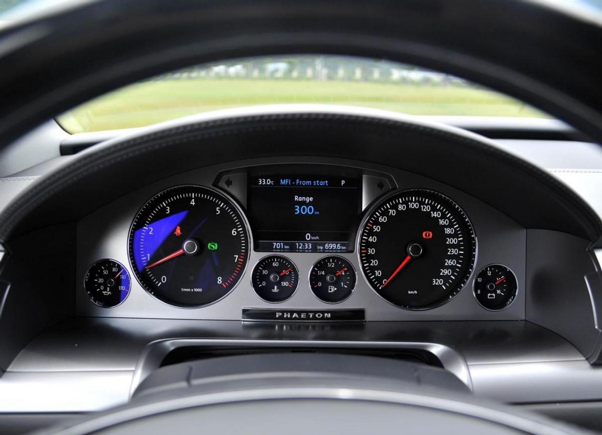 辉腾2018款豪华款报价,2016款四座尊享版辉腾价格