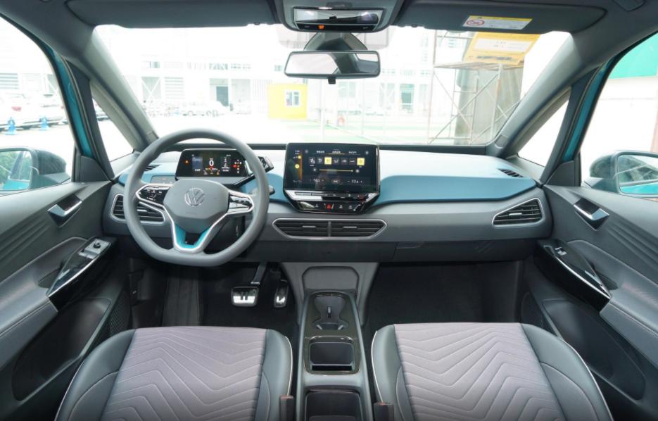 上汽大众id3和比亚迪秦plusev哪个好,大众id3空间对比凌渡