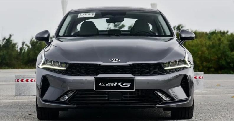 起亚k5和名图怎么选,起亚k5和名图哪个更省油