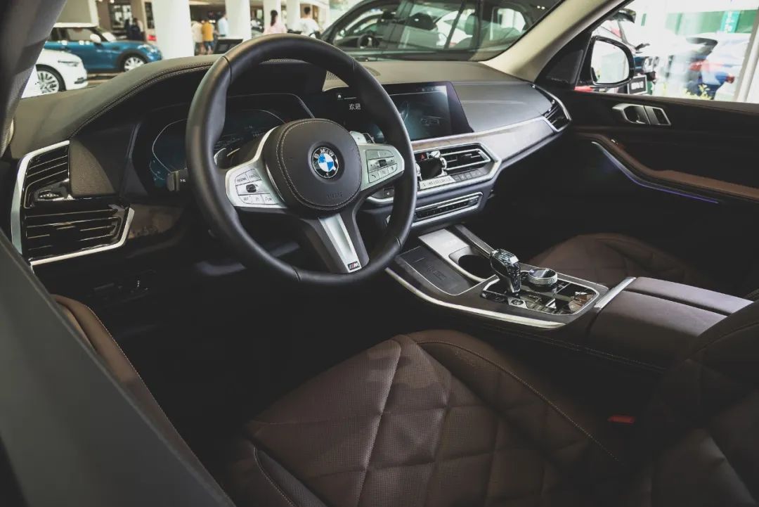 全新bmwx5实车到店,全新bmwx5瞩目登场