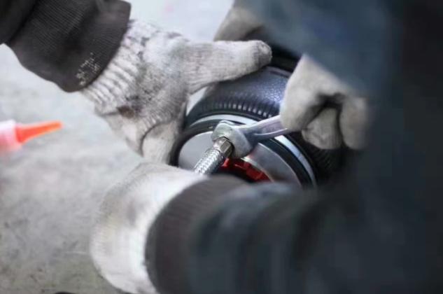 帕拉梅拉空气悬挂漏气,空气悬挂不漏气但有异响