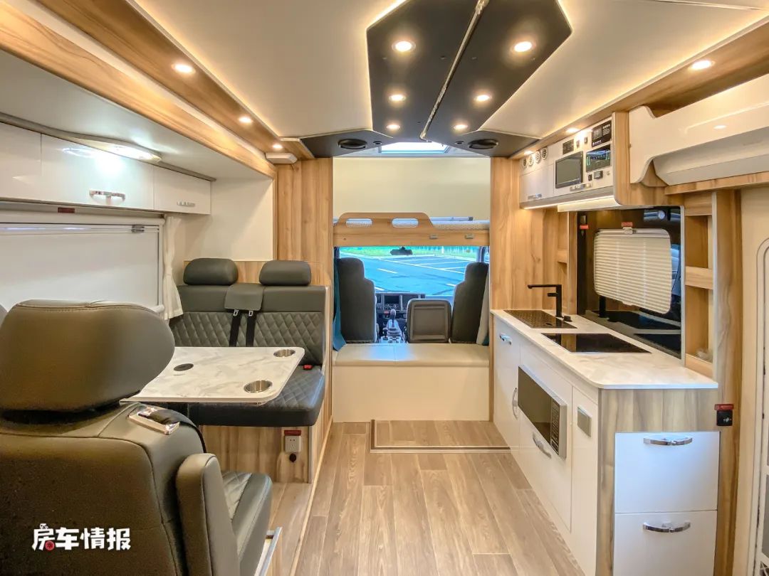 五十铃900p与五十铃700p四驱房车,新星五十铃700p轻卡房车2022款