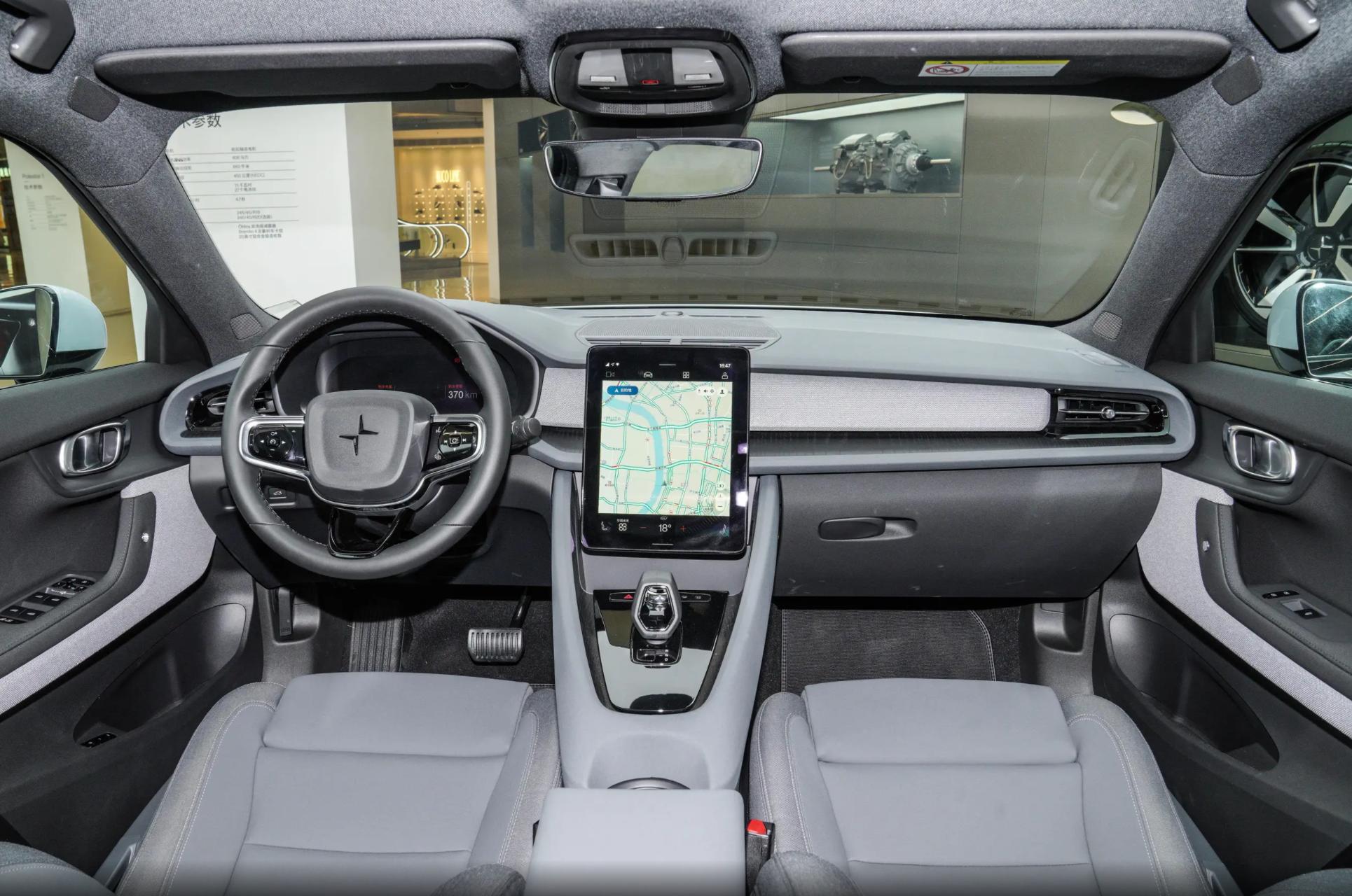 雷神之锤大灯+马牌轮胎，零百加速7.4秒，带你看极星Polestar2