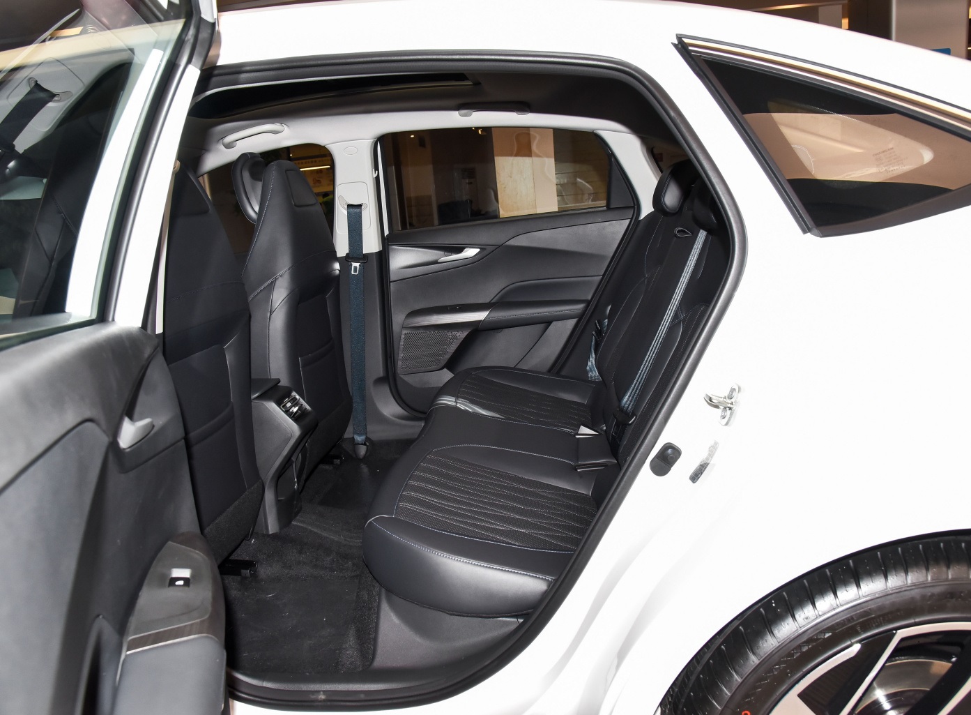 长安概念车逸达2023款落地价,长安全新轿车逸达低配