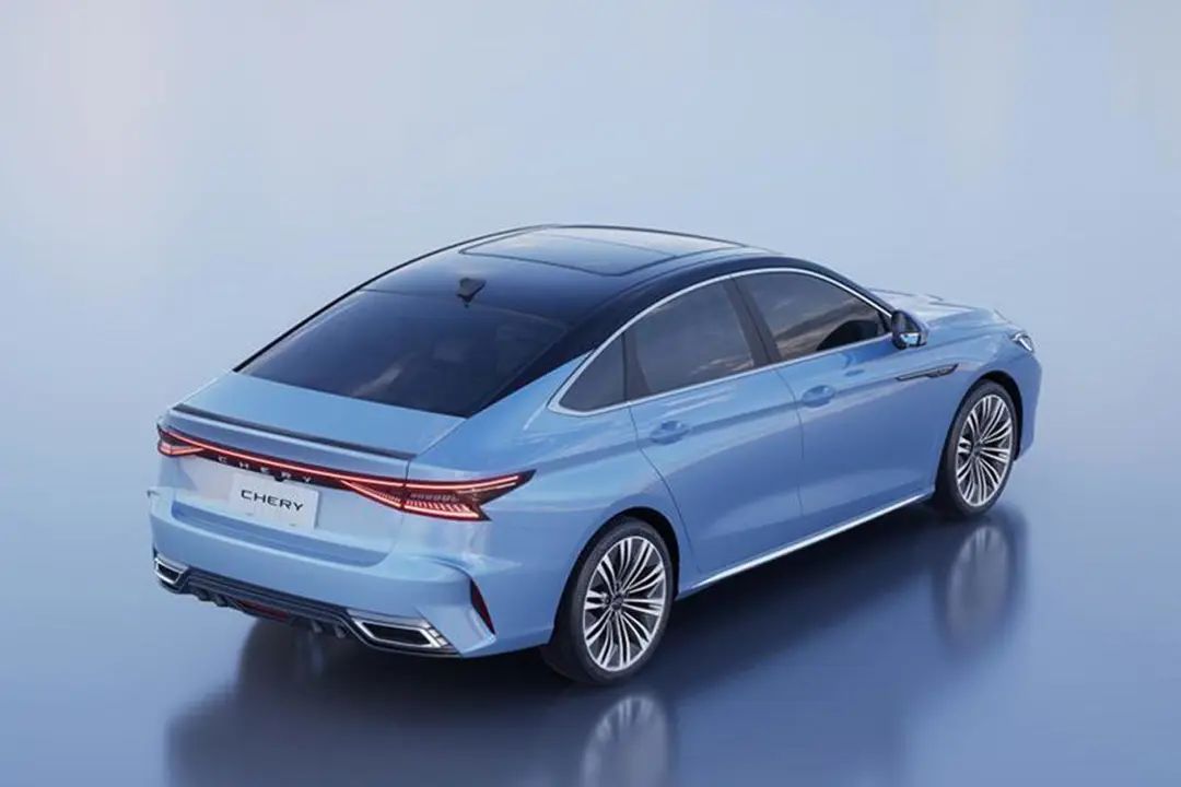 奇瑞艾瑞泽8和长安锐程cc,38号车评中心奇瑞艾瑞泽8