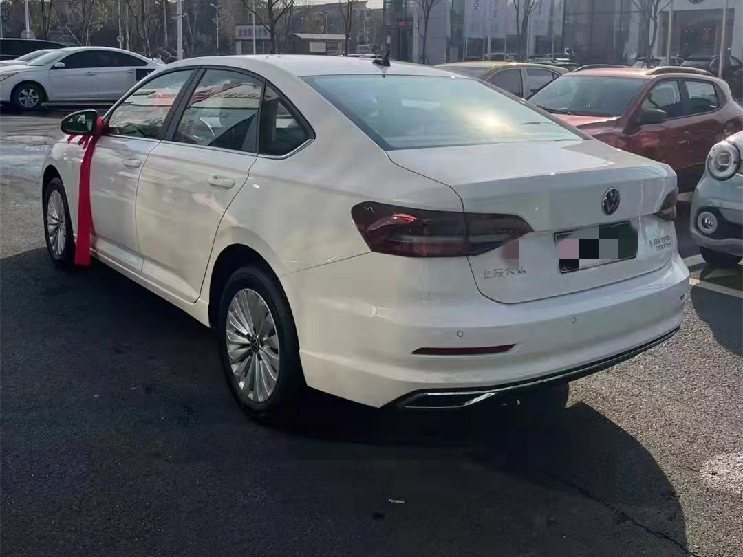 家庭的第一辆车，优惠2.2万喜提1.4T朗逸，全款14万多，油耗6L