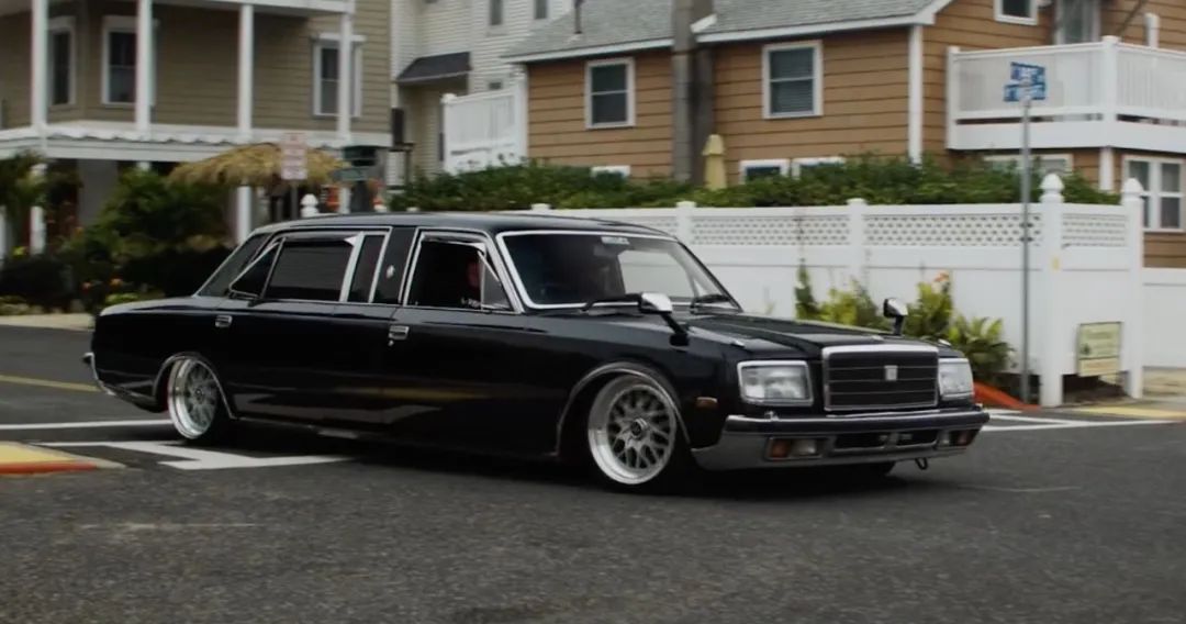 日本国宝级旗舰轿车身价暴跌？不足3万美元的1997年丰田世纪