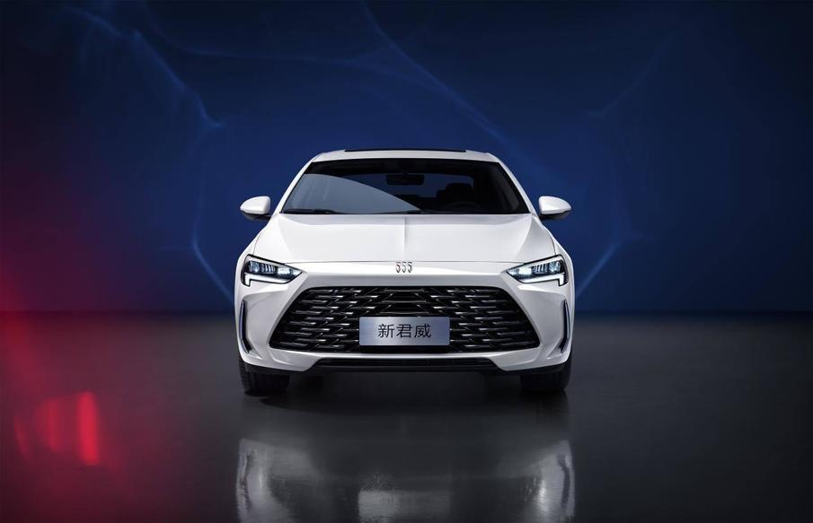 别克君威和凯美瑞哪个值得购买,别克君威价格比凯美瑞便宜几万