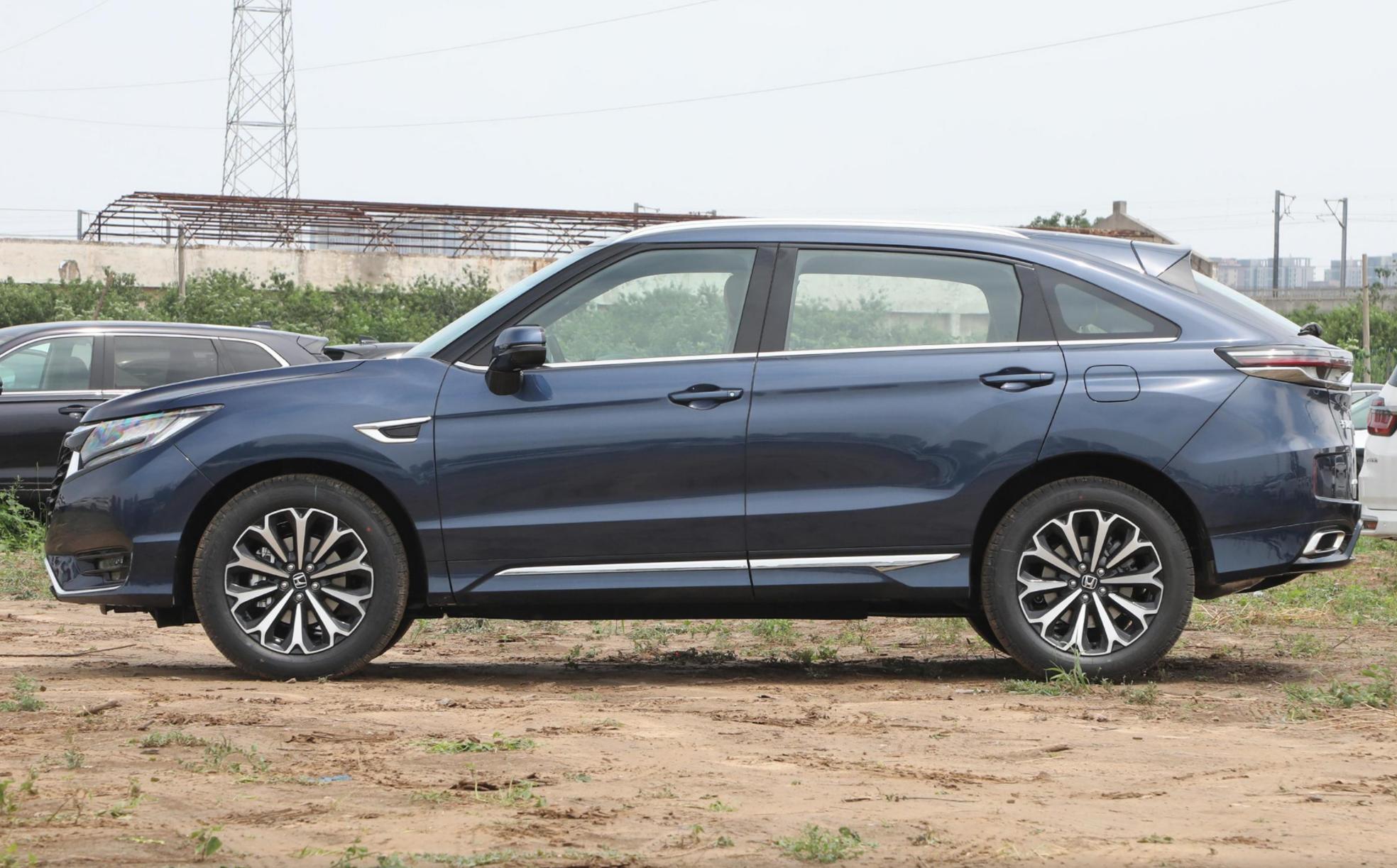 本田urv内饰改装升级效果图,本田urv外观改装肌肉感大包围