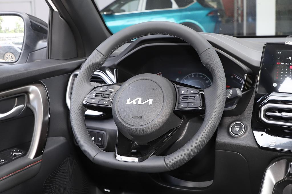 起亚新智跑试驾视频胖哥,轻越野车型推荐