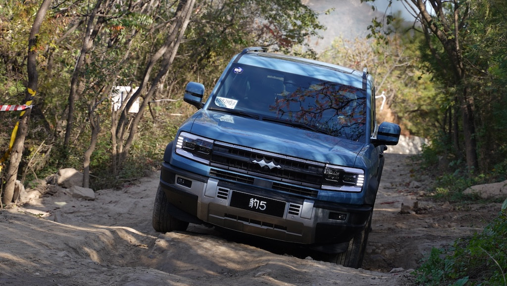 一键“傻瓜式”的电动越野是什么体验？试驾方程豹豹5