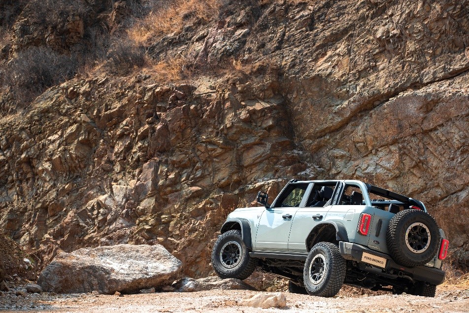 福特烈马对比大g越野,福特烈马和陆巡越野性能