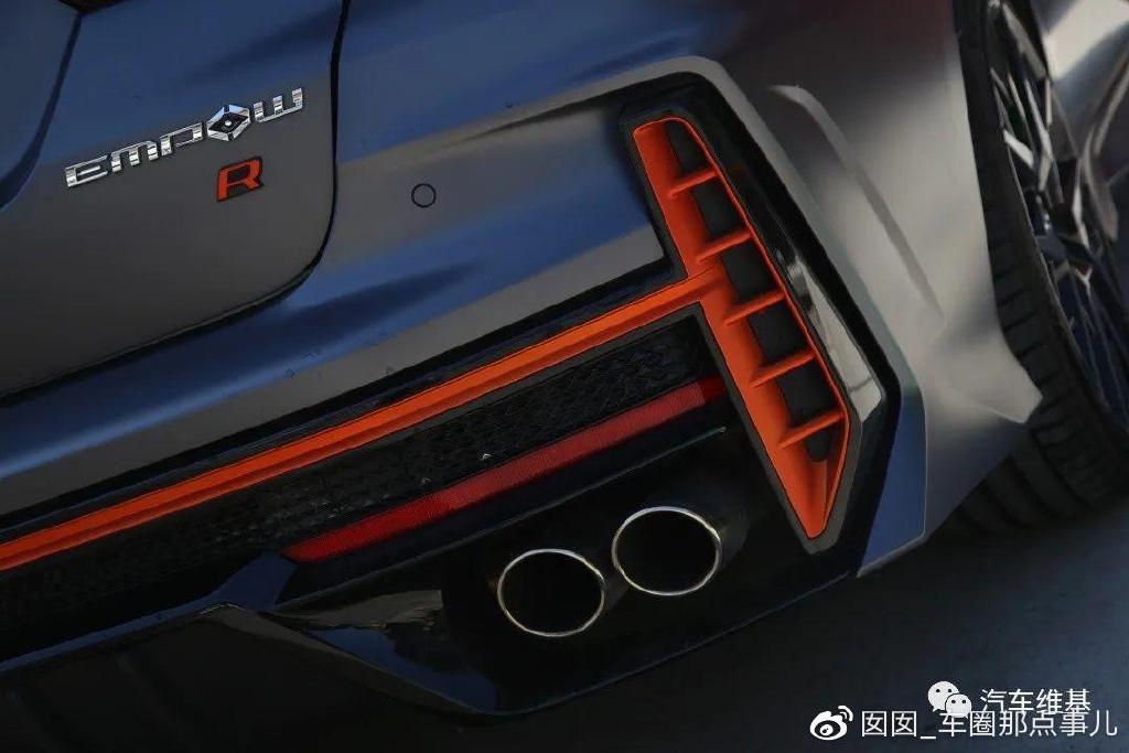 广汽传祺影豹j11和j15有什么区别,试驾广汽传祺影豹真的有那么神吗