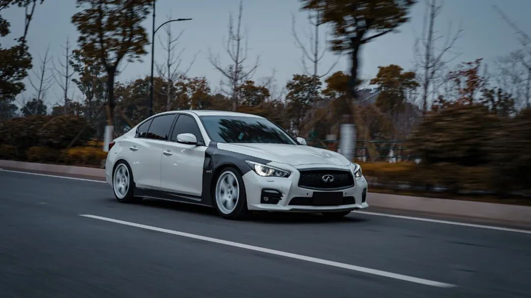 英菲尼迪q50姿态,沉浸式体验英菲尼迪q50l2018