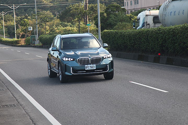 跨越王x5柴油版真实油耗,宝马x5油耗3.0t一公里是多少