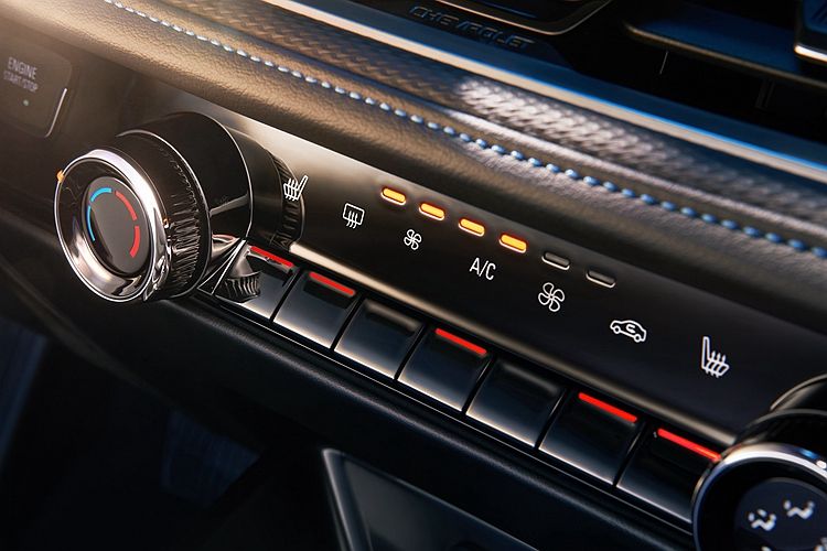 雪佛兰科鲁泽试驾1.5自吸23款,雪佛兰科鲁泽23款6万多能落地