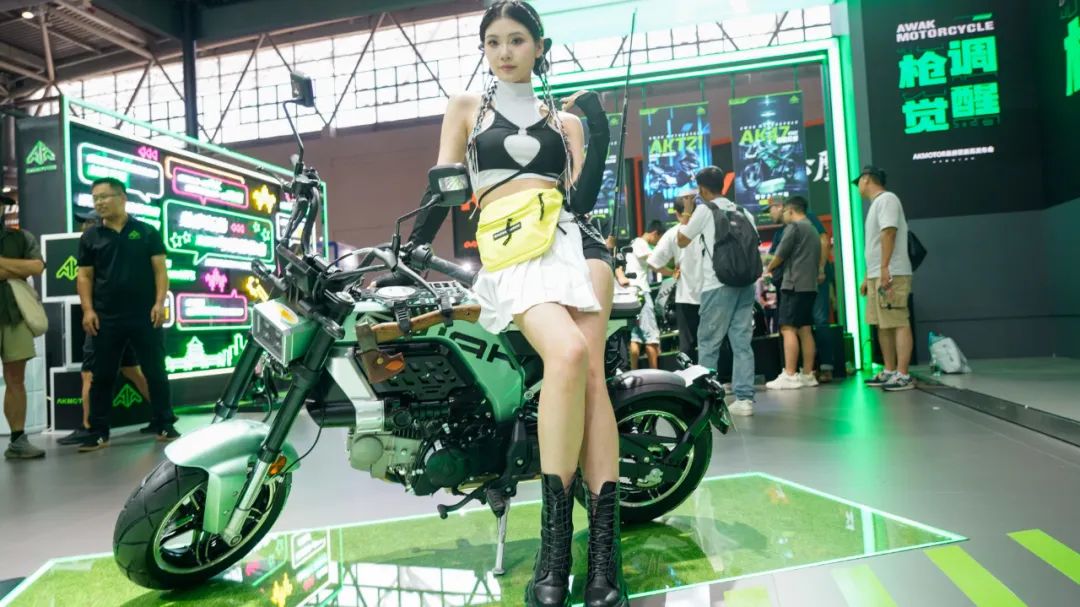 MINI潮玩，最具枪调—AKMOTOR品牌发布暨9980元AK11发布