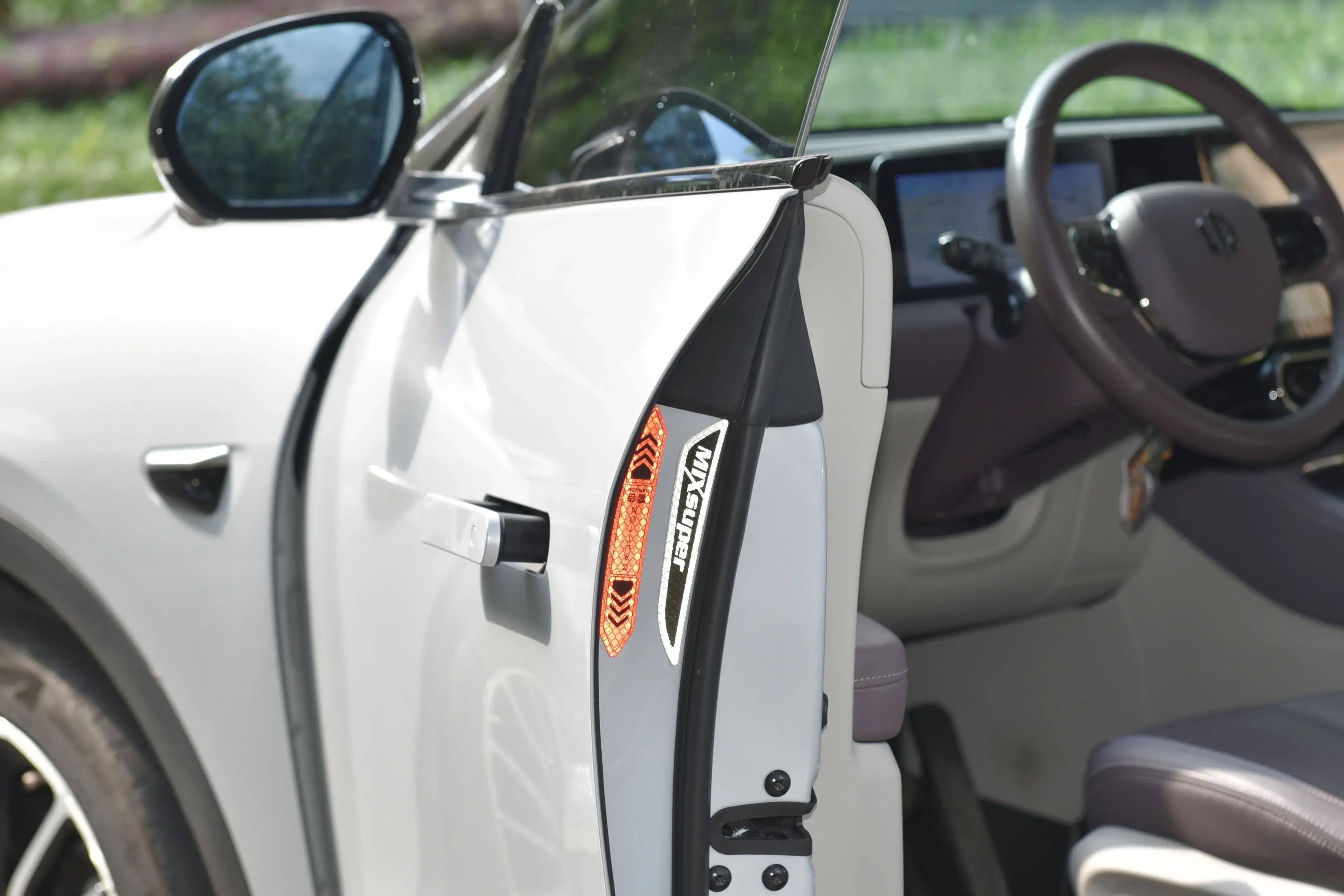 零跑c11的真实用车感受,c11增程式一天用车成本