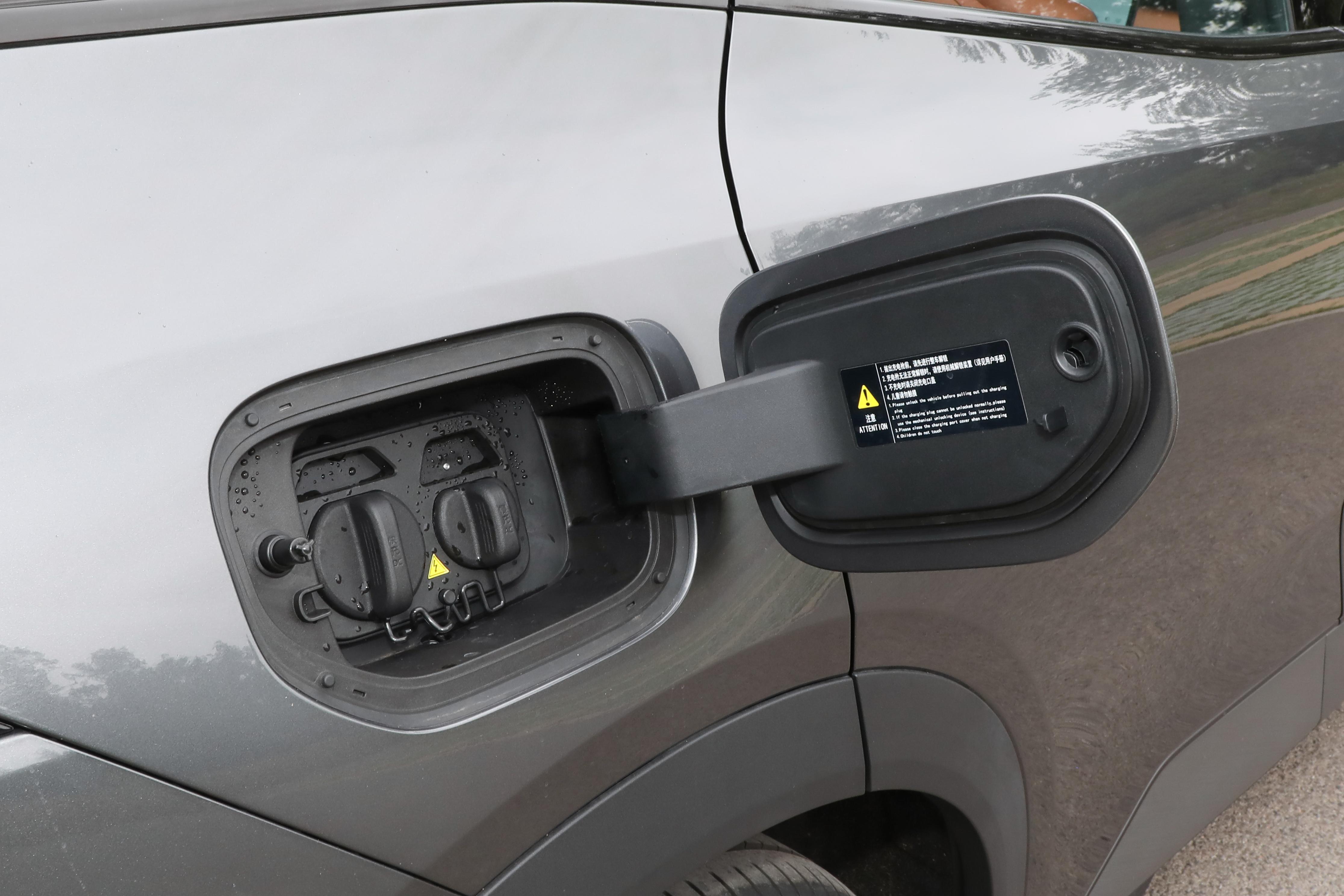 上市就是“四面楚歌”,深蓝S7还有逆风翻盘的可能吗?