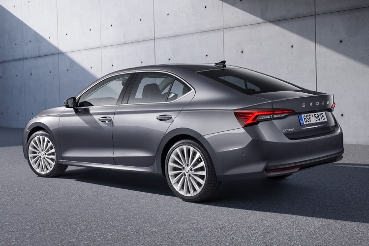 大众斯柯达明锐内饰爆改,16款斯柯达明锐1.6内饰图片