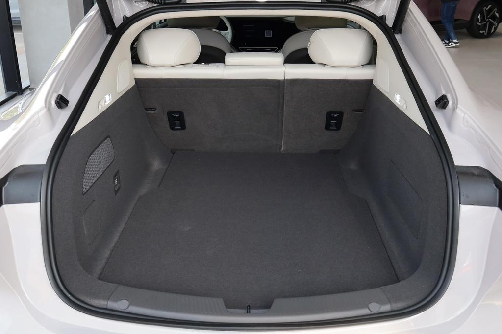 飞凡f7是电车还是混动车,飞凡f7新能源汽车怎样起步